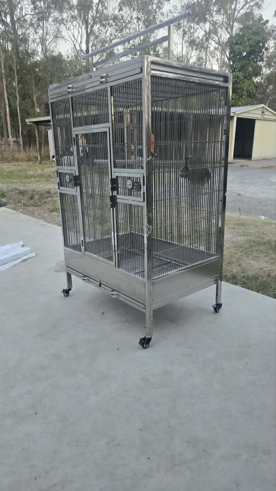 Stainless Steel Medium Cage (SD100B) With Play Stand