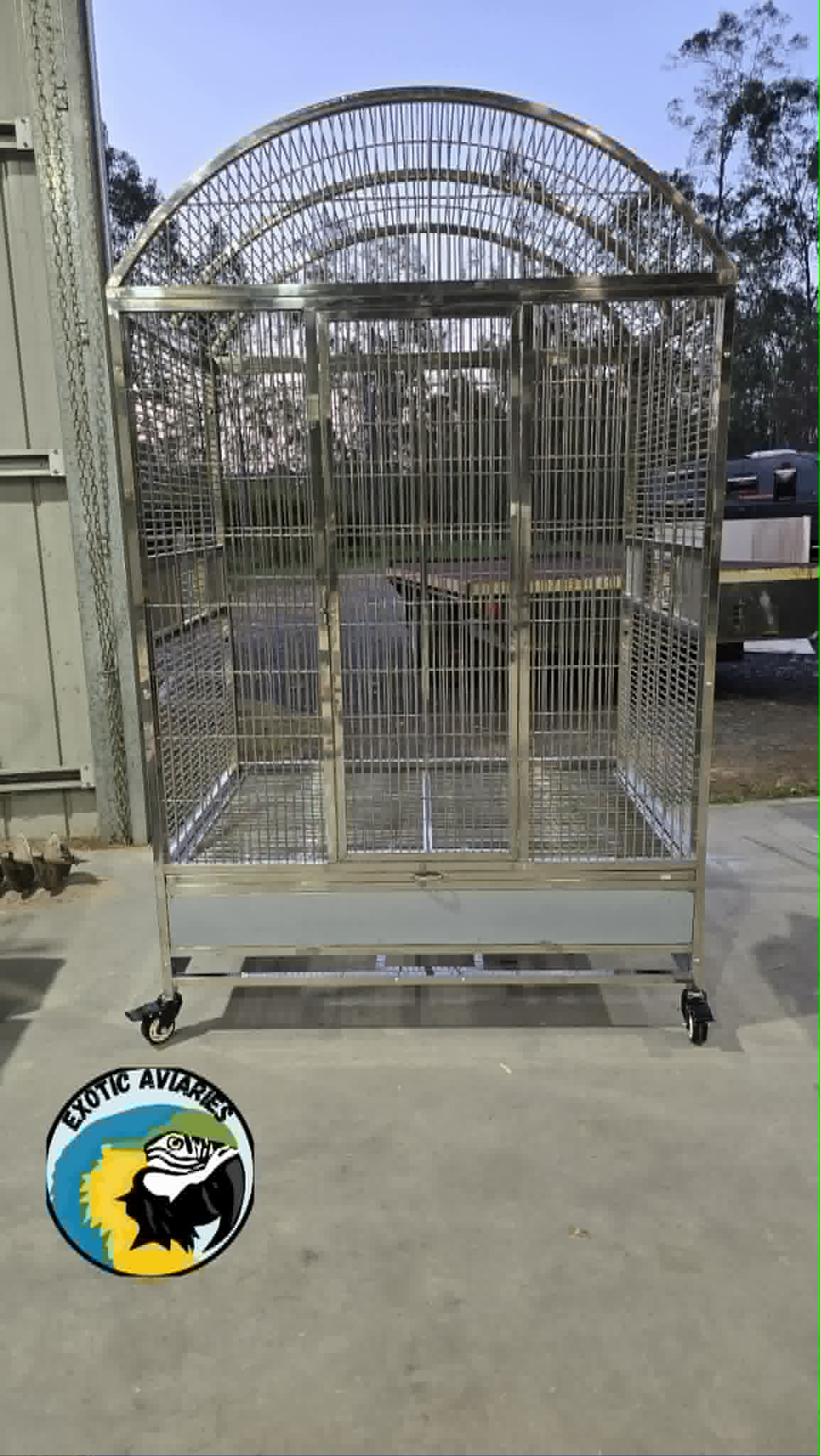 Stainless Steel Medium Parrot Dome (SD89A)