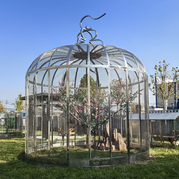 A closer look at Large Parrot Aviaries With Rope Swing
